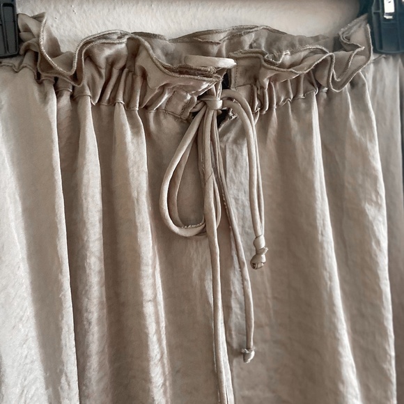 Zara sage satin karki Sage midi skirt with tie front - Picture 3 of 6